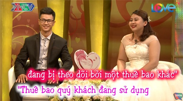 cuoi te ghe chuyen chong mang hoa co chu