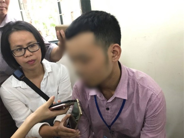 Xử vụ cụ ông 79 tuổi hiếp dâm bé gái ở Hà Nội: Bị can được đưa đến tòa trong tình trạng mệt mỏi - Ảnh 5.