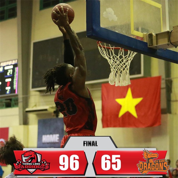 Á hậu Tú Anh, Lệ Hằng làm nóng trận mở màn VBA 2017 - Ảnh 12.