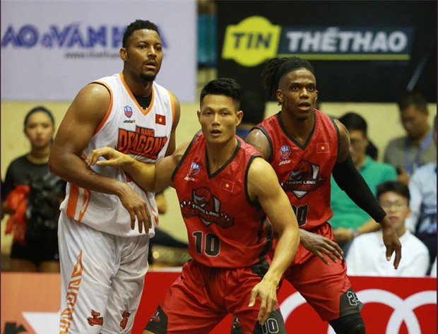 Á hậu Tú Anh, Lệ Hằng làm nóng trận mở màn VBA 2017 - Ảnh 2.