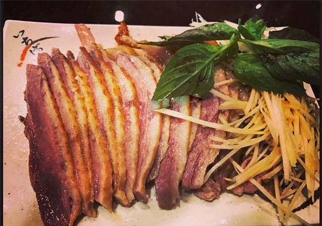 Ngỗng quay đài loan, ngỗng quay, nhà giàu việt, đặc sản ngỗng quay đài loan, hoa quả đài loan