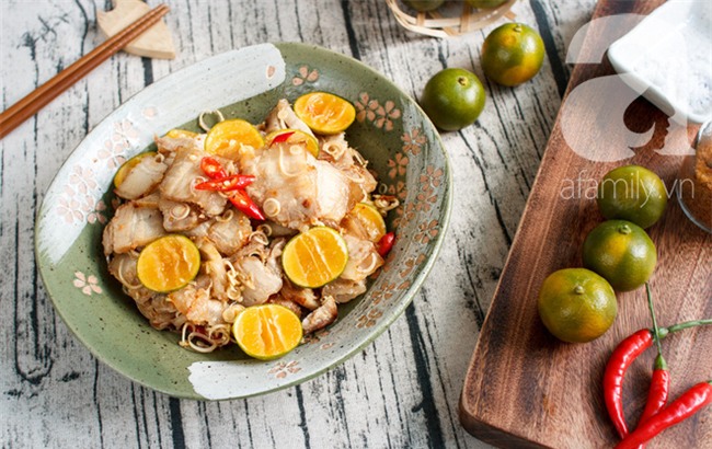 Thử một lần bạn sẽ hiểu ngay vì sao món thịt ba chỉ lắc quất lại đang gây sốt khắp nơi - Ảnh 1.