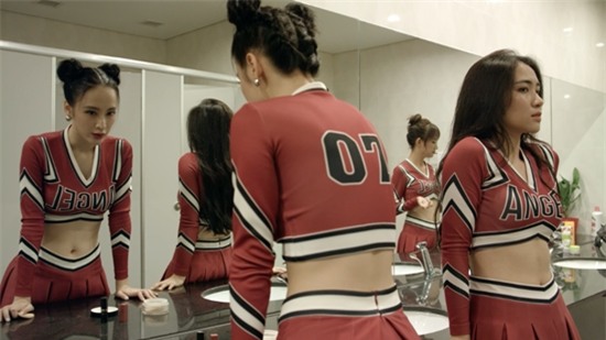 Angela Phương Trinh đang toan tính điều gì với âm mưu đánh rắn dập đầu?-1