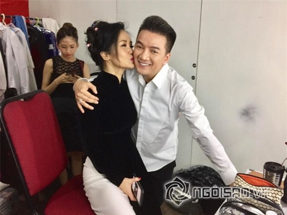 Ca sĩ hồng nhung,ông hoàng nhạc việt mr đàm,hồng nhung giận mr đàm,chuyện làng sao,sao Việt