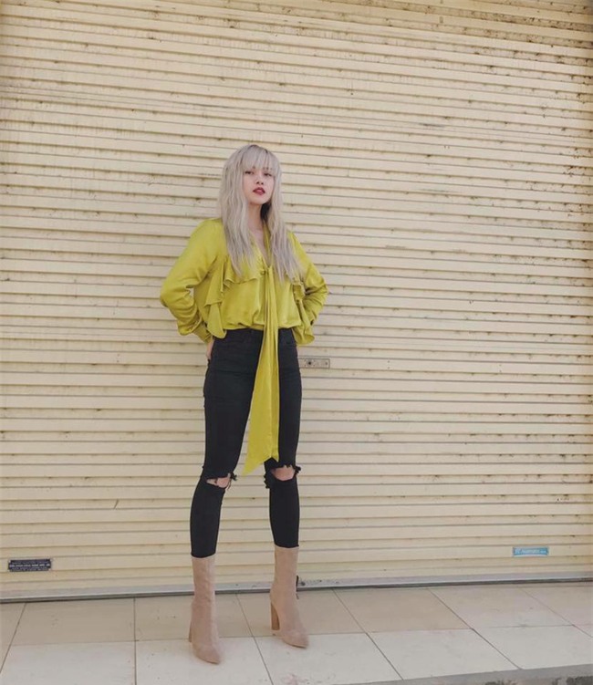 Thu/Đông này, không phải blazer, những đôi giày kiêm tất mới là món đồ đang chiếm lĩnh tủ đồ của sao Việt - Ảnh 21.