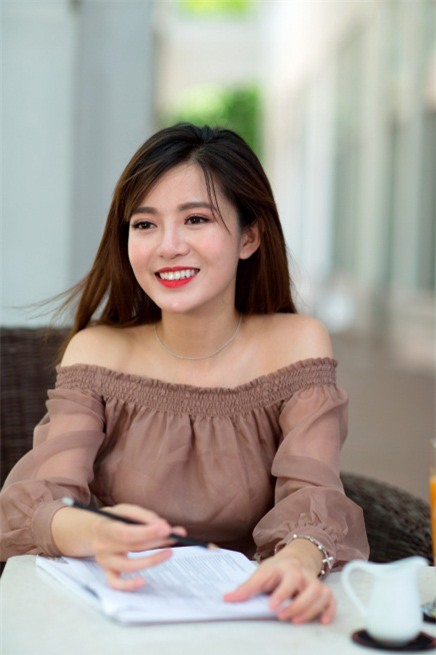 MC Tú Linh: Lần đầu kể về chuyện được mất khi làm MC bóng đá - 1