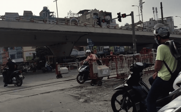 Chờ đèn đỏ và hành động 