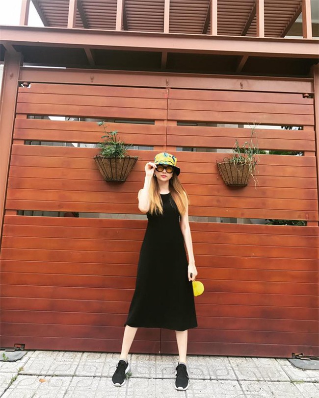 Street style sao Việt: tâm điểm tuần này chính là cả cây hồng sến sẩm của Ngọc Trinh - Ảnh 16.