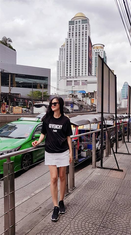 Street style sao Việt: tâm điểm tuần này chính là cả cây hồng sến sẩm của Ngọc Trinh - Ảnh 9.