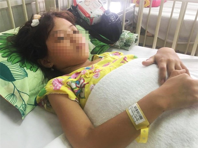 Tai nạn thương tâm: Chở con và cháu đi chơi lễ, ba người thân trong một gia đình tử nạn - Ảnh 4.