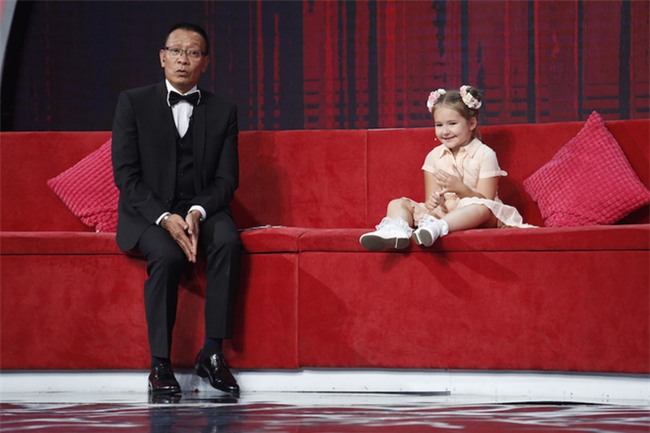 Little big shots bản Việt: Bella – Cô bé Nga 5 tuổi thành thạo 8 thứ tiếng đã xuất hiện - Ảnh 4.