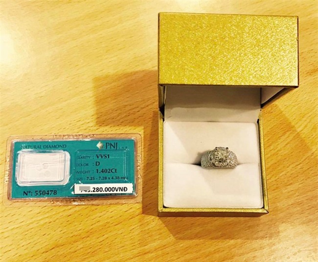Ghen tị với cuộc sống xa hoa của cô vợ Đà Nẵng được tặng nhẫn kim cương, đi siêu xe 7 tỉ - Ảnh 7.