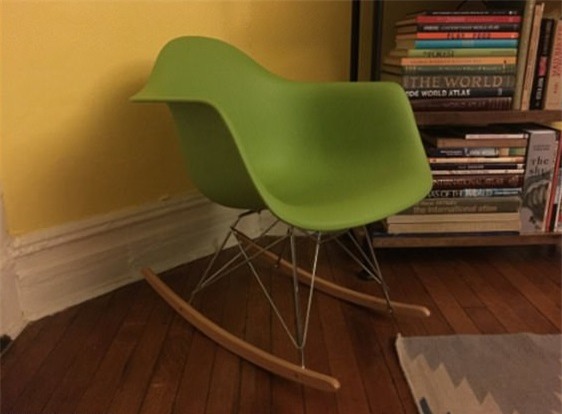 Clip: Lạnh gáy với hành động kỳ quặc của mèo, đồ đạc trong nhà tự xê dịch-4