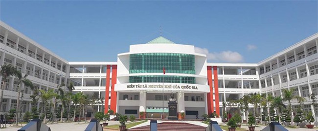 Hieu truong xin nghi viec vi duoc dieu ve so: Toi khong ham chuc cao hinh anh 1