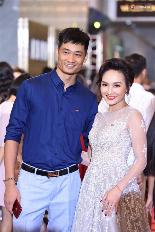 Không ai có thể hiểu nổi tại sao NSND Lan Hương và Anh Dũng lại bị bỏ quên tại VTV Awards - Ảnh 2.