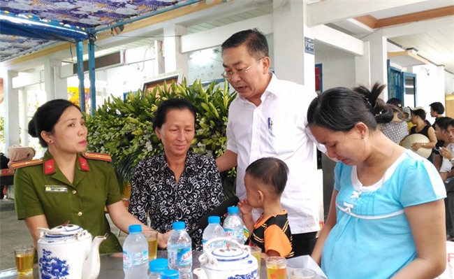 Mẹ chiến sĩ chữa cháy hi sinh khi đang dập lửa ở Sài Gòn: “Nó còn chưa kịp đặt tên cho con” - Ảnh 14.