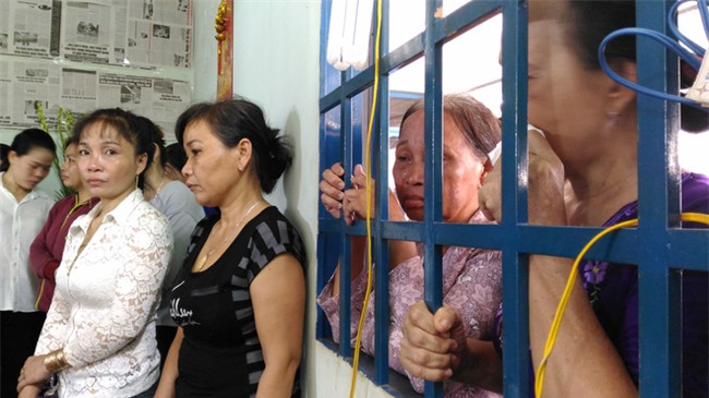 Mẹ chiến sĩ chữa cháy hi sinh khi đang dập lửa ở Sài Gòn: “Nó còn chưa kịp đặt tên cho con” - Ảnh 3.