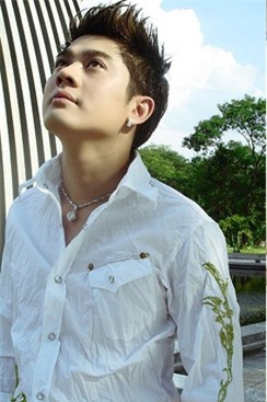 Mỗi lần thả thính hồ sơ tình ái, Lâm Khánh Chi lại khiến hàng loạt sao Việt... đau tim-6