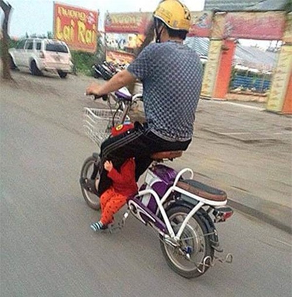 bo me viet sang tao khi cham con khien nguoi tay cung phai "nga mu chao thua" - 12