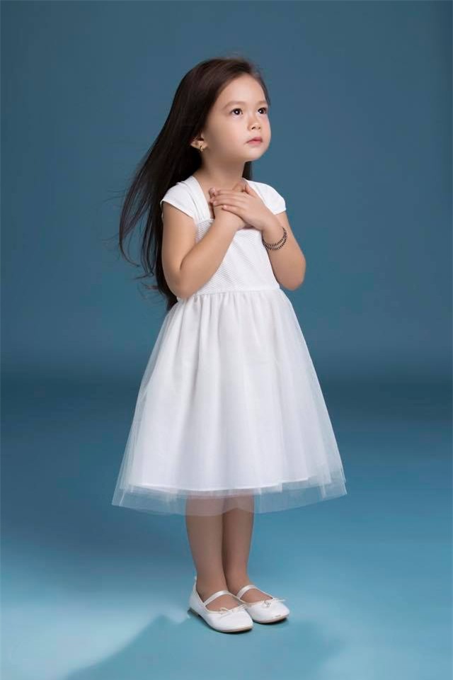 may ai biet con gai lai tay cua doan trang ngay cang mac dep xinh xan - 13