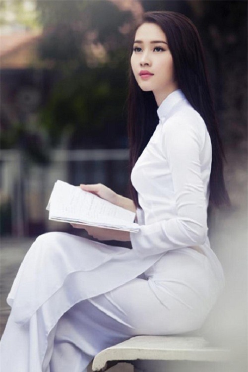 hoa hau thu thao tu co gai khang khiu den sac dep "khong goc chet" - 7