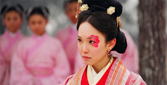 Hoàng hậu xấu xí nhất mọi thời đại và câu chuyện mỗi đêm một người tình, thỏa mãn xong là giết - Ảnh 7.