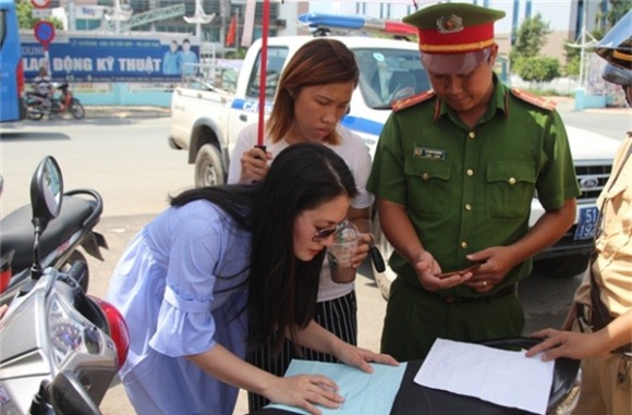 chuyện làng sao,sao Việt,Ngọc Lan, hương Trinh Jolie