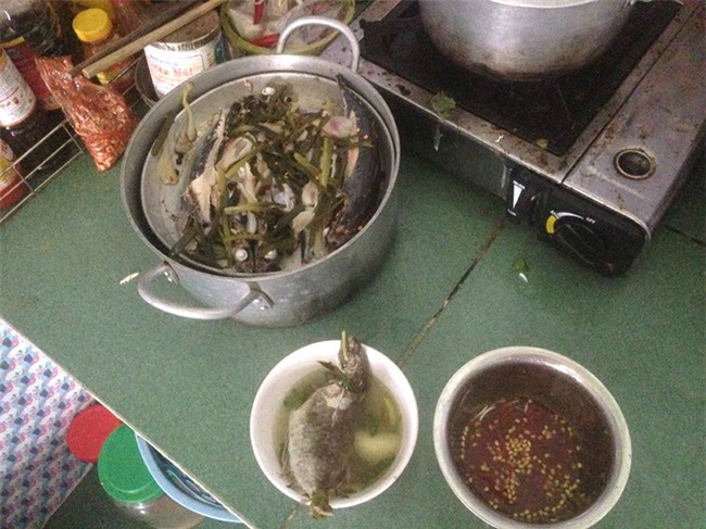 Bị bạn trai chê vì nấu nướng không giống ai, cô nàng mách để chị em bênh, nào ngờ kết quả thật đớn đau - Ảnh 2.