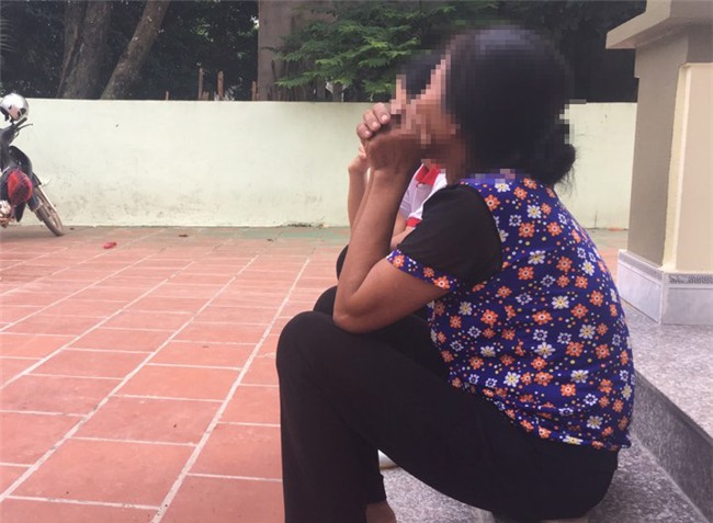 vu danh ghen cat toc, xe noi y tinh dich: me chong giup con dau danh ghen len tieng - 2