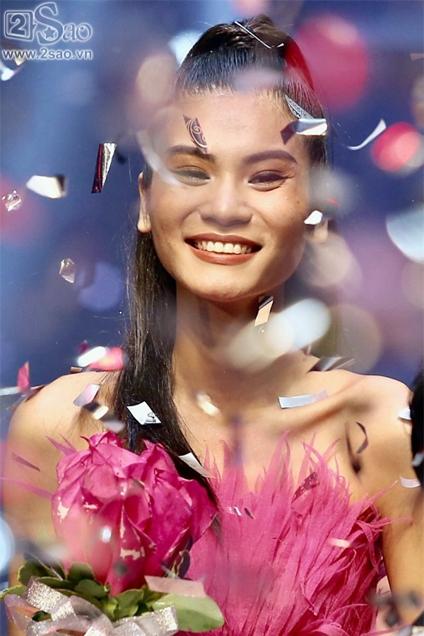 Kim Dung đăng quang Vietnam’s Next Top Model 2017 trong niềm sung sướng của... Thùy Dương-1