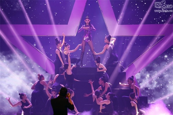 Kim Dung đăng quang Vietnam’s Next Top Model 2017 trong niềm sung sướng của... Thùy Dương-8