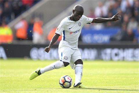 Kante sút xa nâng tỷ số lên 2-0