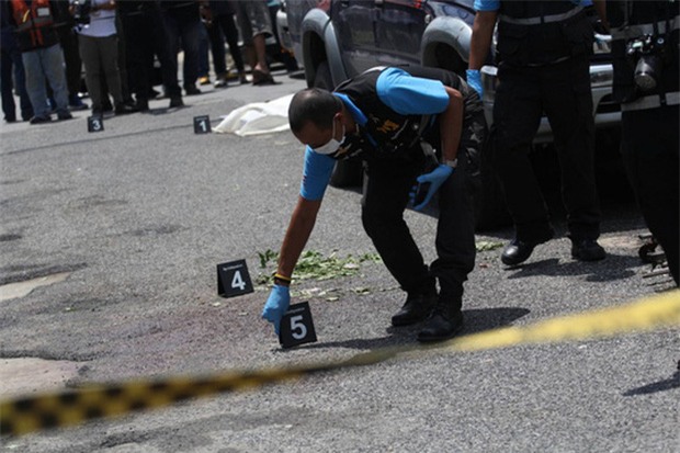 Bị giết vì… mùi mì ăn liền - Ảnh 3.