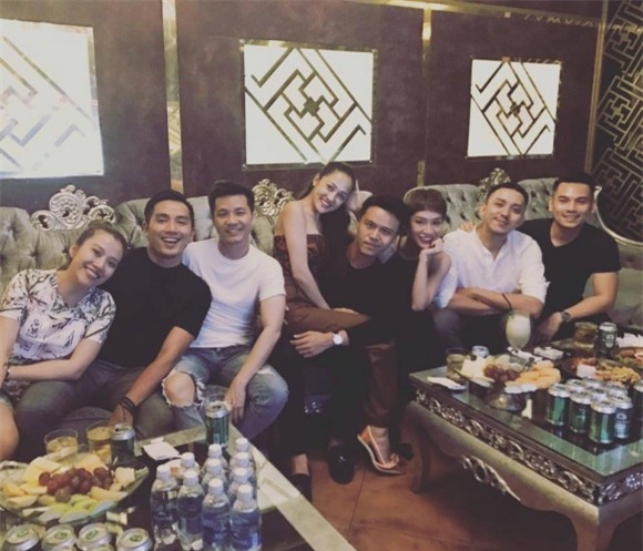 sao việt, bảo anh, bảo anh hồ quang hiếu, bảo anh ngồi lên đùi đàn ông, bảo anh ngoại tình,chuyện làng sao