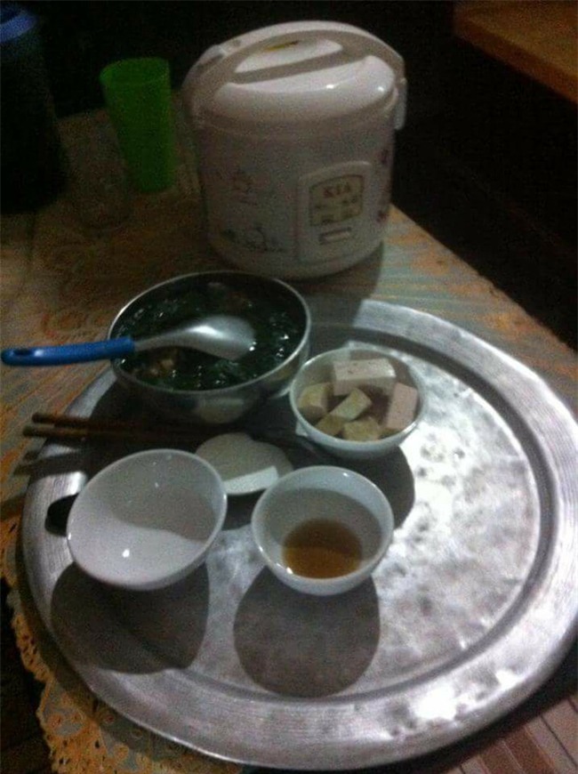 Chị em gái như trái cau non, cô em sướng nhất vịnh Bắc Bộ được chị gái nấu cho cơm ở cữ ngon phát thèm - Ảnh 8.