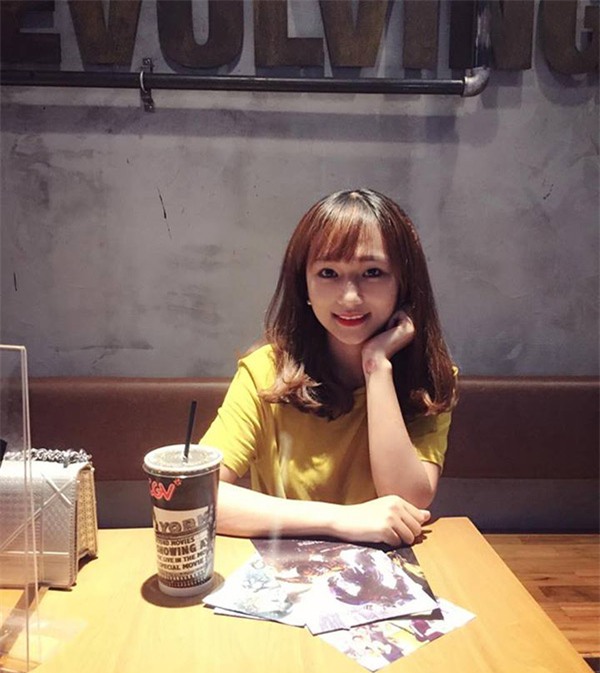 "ban gai nha nguoi ta" ngay nao cung nau mam com de hue cho chang khien dan tinh ghen ti - 1