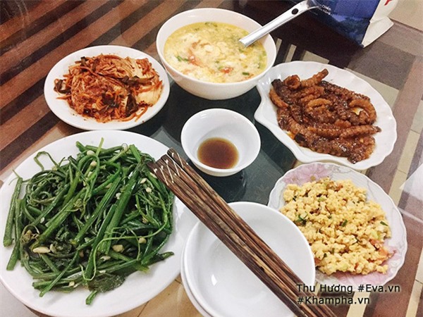 "ban gai nha nguoi ta" ngay nao cung nau mam com de hue cho chang khien dan tinh ghen ti - 11