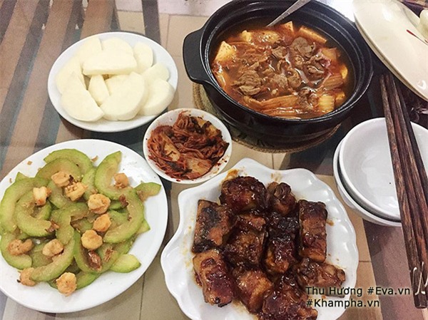 "ban gai nha nguoi ta" ngay nao cung nau mam com de hue cho chang khien dan tinh ghen ti - 16