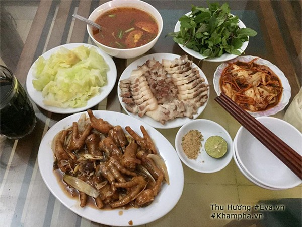 "ban gai nha nguoi ta" ngay nao cung nau mam com de hue cho chang khien dan tinh ghen ti - 3