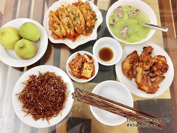 "ban gai nha nguoi ta" ngay nao cung nau mam com de hue cho chang khien dan tinh ghen ti - 8