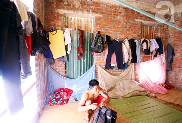 Bài 1: Chuyện về những người ăn cơm 8000đồng/bữa, vui vẻ sống trong biệt thự triệu đô - Ảnh 4.