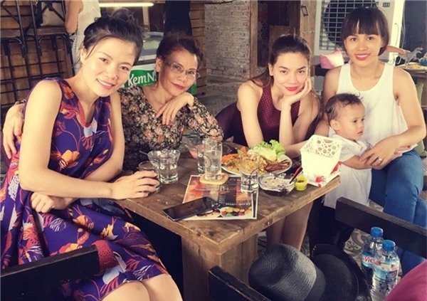 Chân dung người chị dâu cùng tuổi, cùng sành điệu và xinh đẹp của ca sĩ Hồ Ngọc Hà - Ảnh 1.