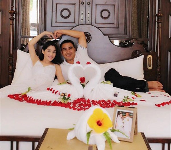 49 tuoi, hai con da lon, quyen linh va vo van tinh cam lang man nhu thuo moi yeu - 2