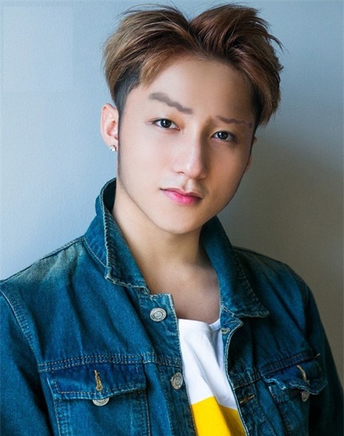 cuoi ra nuoc mat khi nhin sao viet bi ep "chay dua" theo mot long may luon song - 2