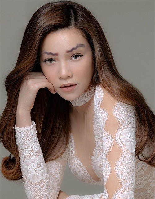 cuoi ra nuoc mat khi nhin sao viet bi ep "chay dua" theo mot long may luon song - 3