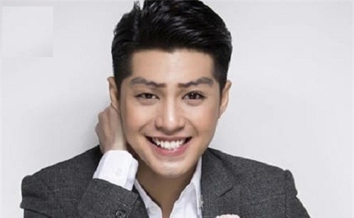 cuoi ra nuoc mat khi nhin sao viet bi ep "chay dua" theo mot long may luon song - 5