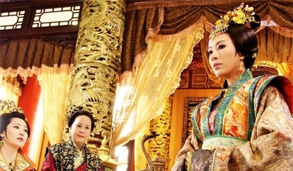 Hoàng đế Trung Hoa và mối tình kỳ lạ với người bảo mẫu già - Ảnh 1.