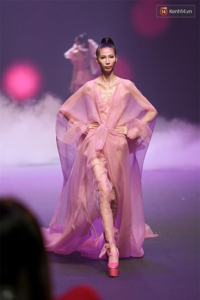 Cao Ngân: "Tôi đã khóc, không dám đọc bình luận, xem hình chế vì quá sốc!" - Ảnh 1.