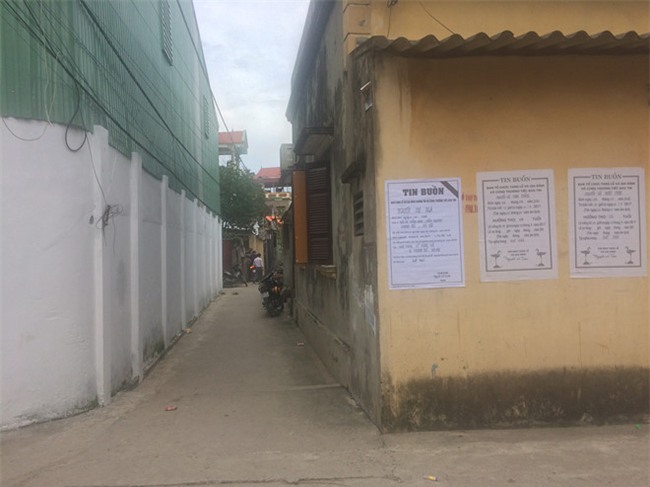 Ba ban cao pho dan lien nhau trong con ngo nho hinh anh 2