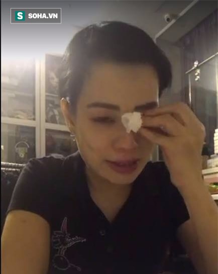 Vợ Xuân Bắc suy sụp, gầy sọp và khóc nghẹn khi livestream - Ảnh 2.